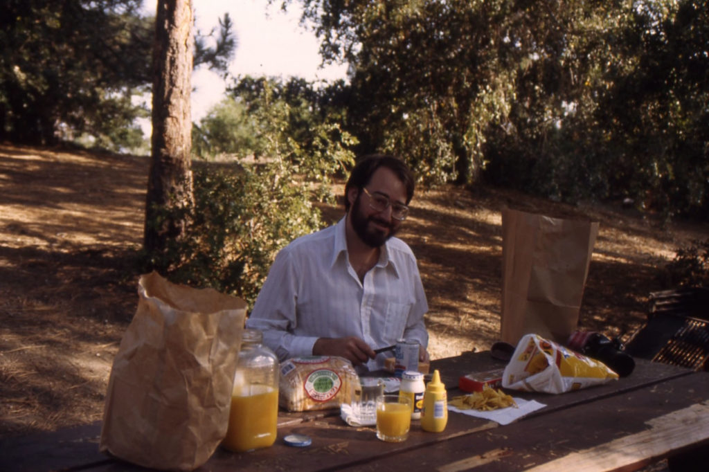 picnicing_with_dad_1983_3